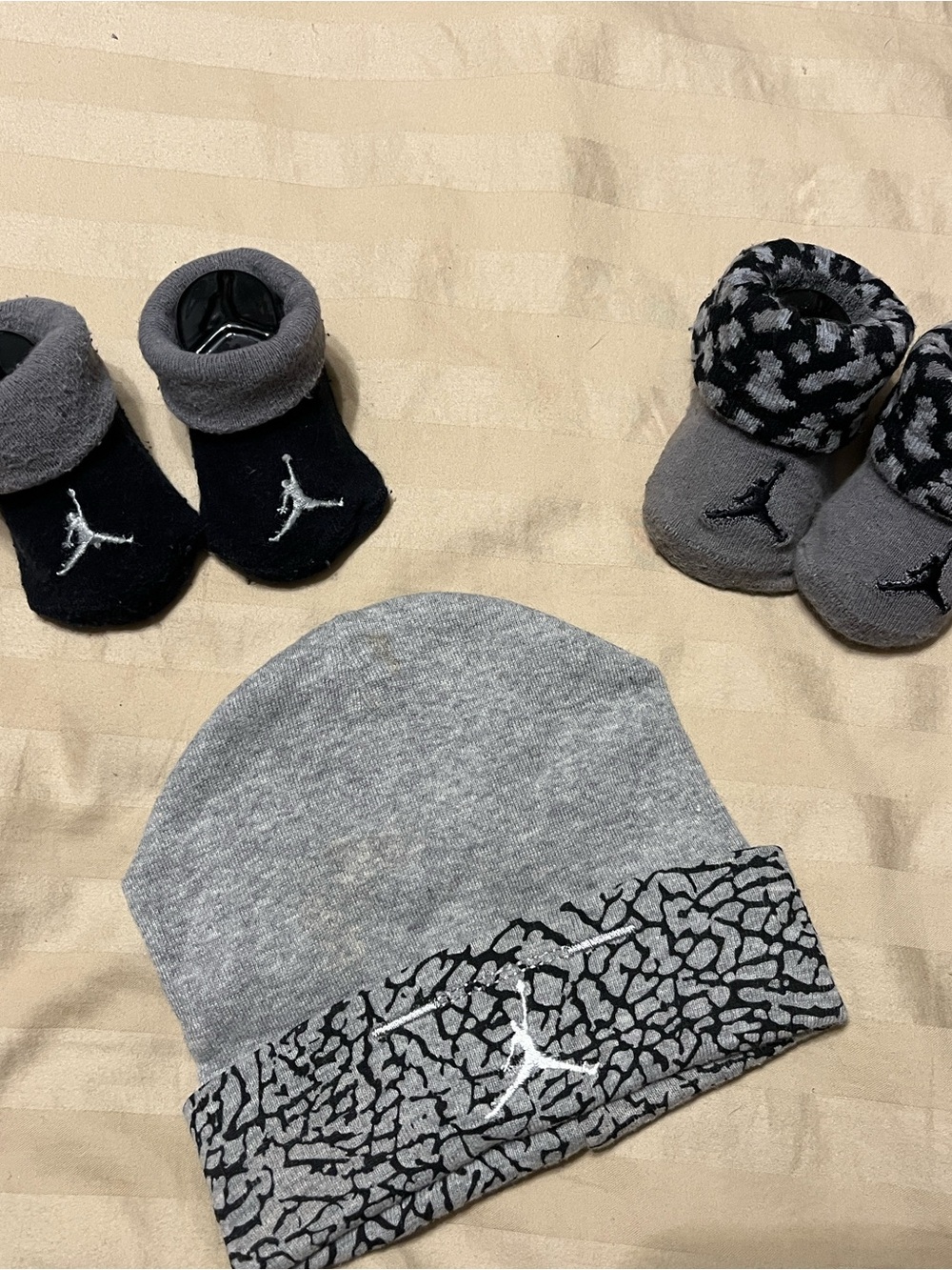 Jordan Infant Knit Beanie and Booties Set - Gray & Black